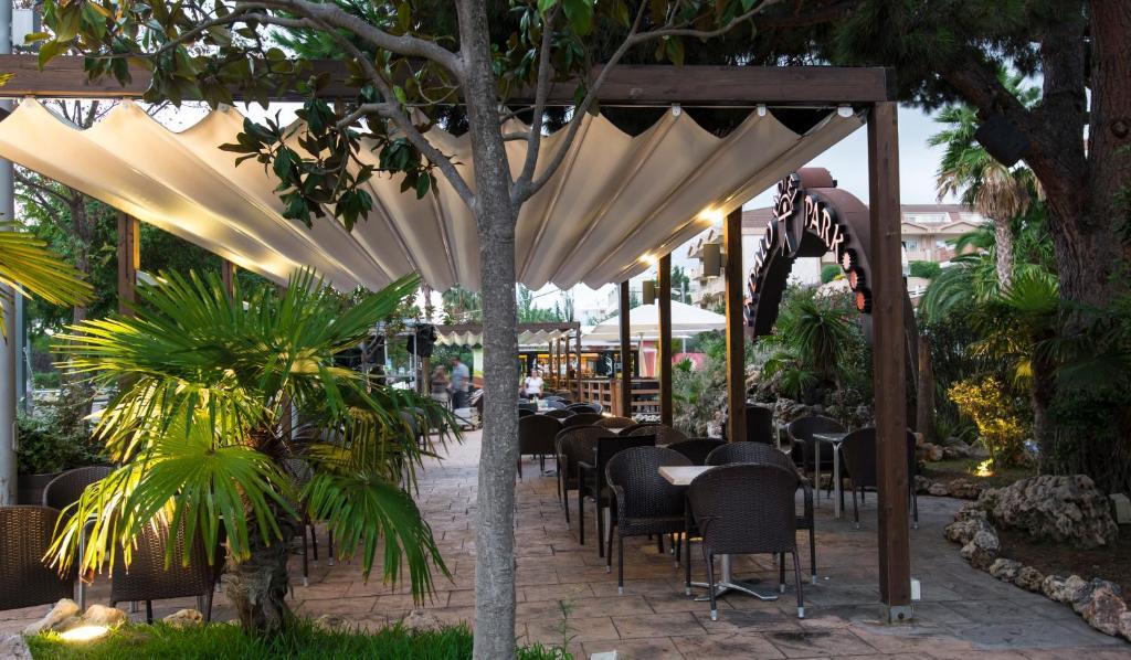 Hotel Indalo Park Santa Susana